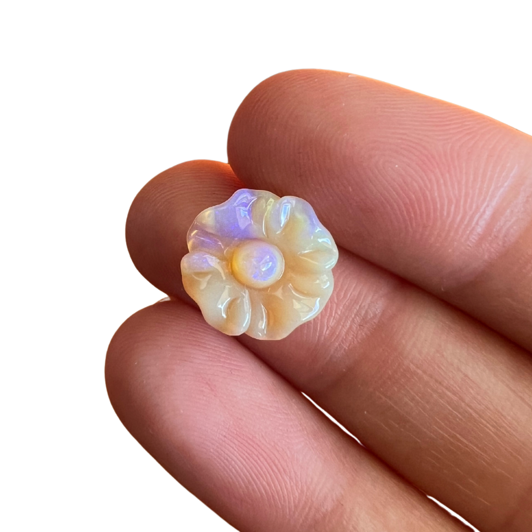 2.97 Ct crystal opal flower carving