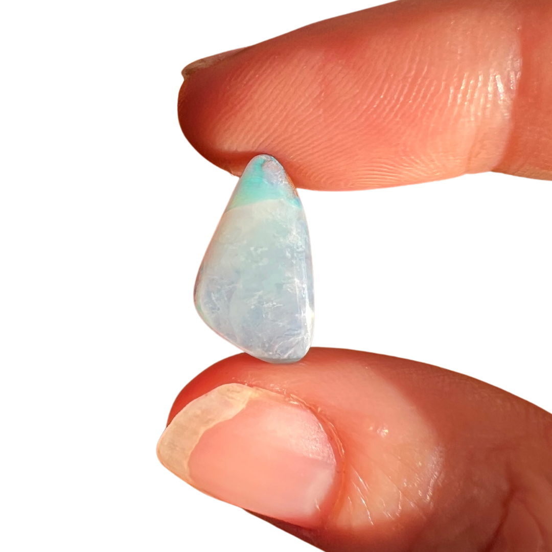 3.34 Ct small boulder opal