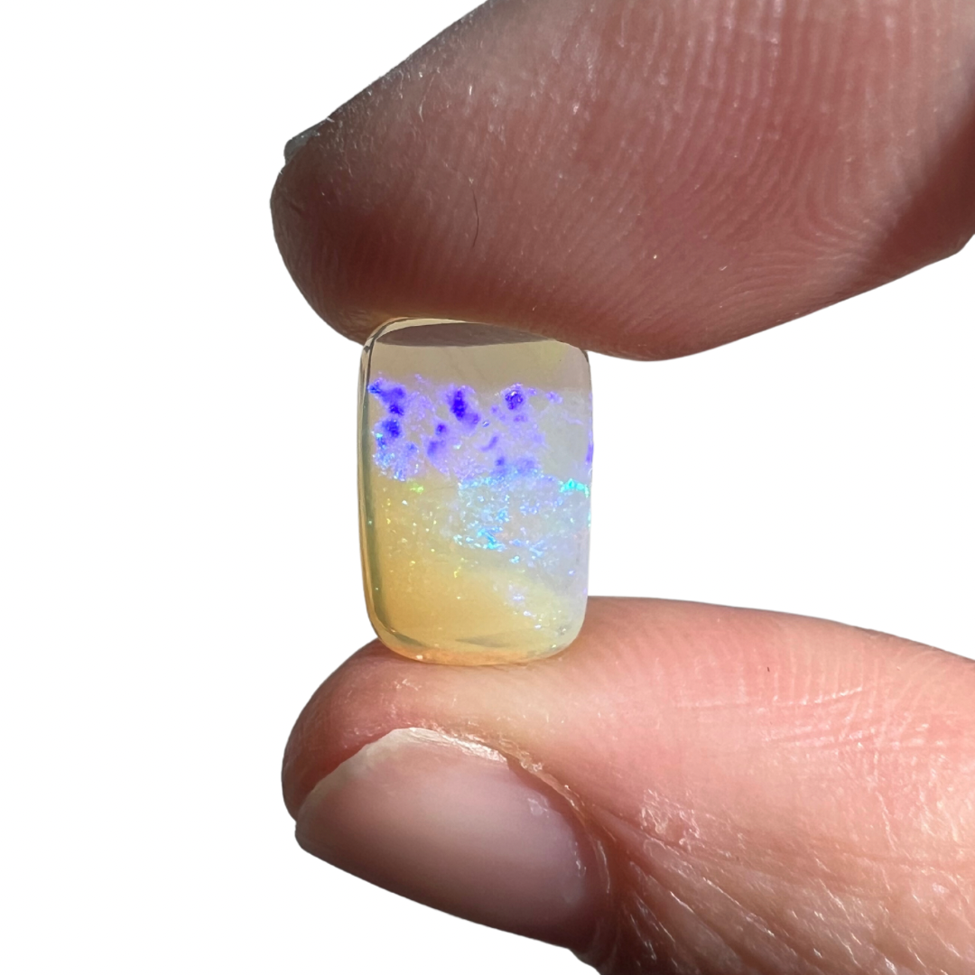 2.38 Ct small crystal opal