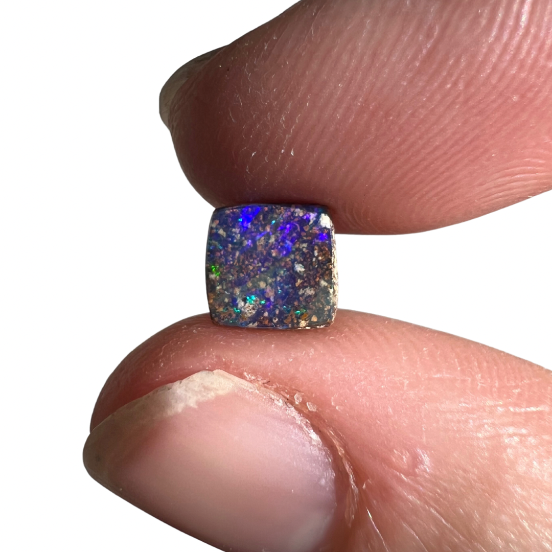0.89 Ct extra small boulder opal