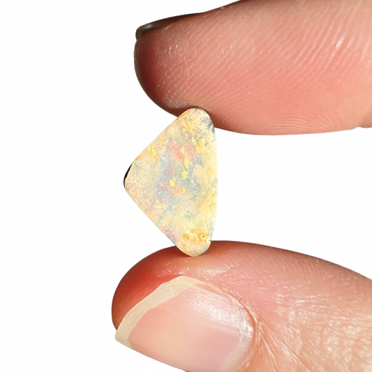 2.59 Ct small boulder opal