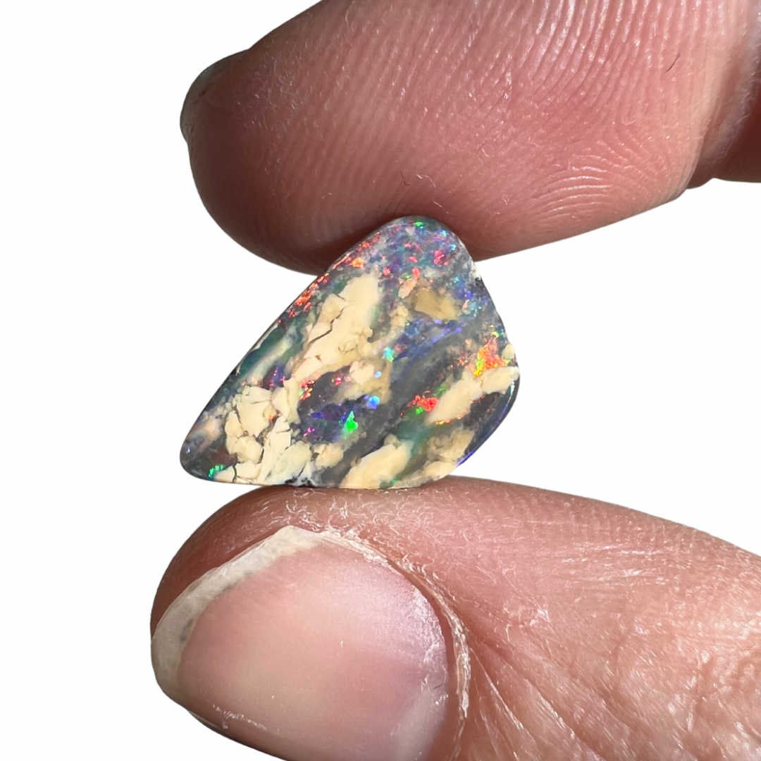 3.43 Ct small boulder opal