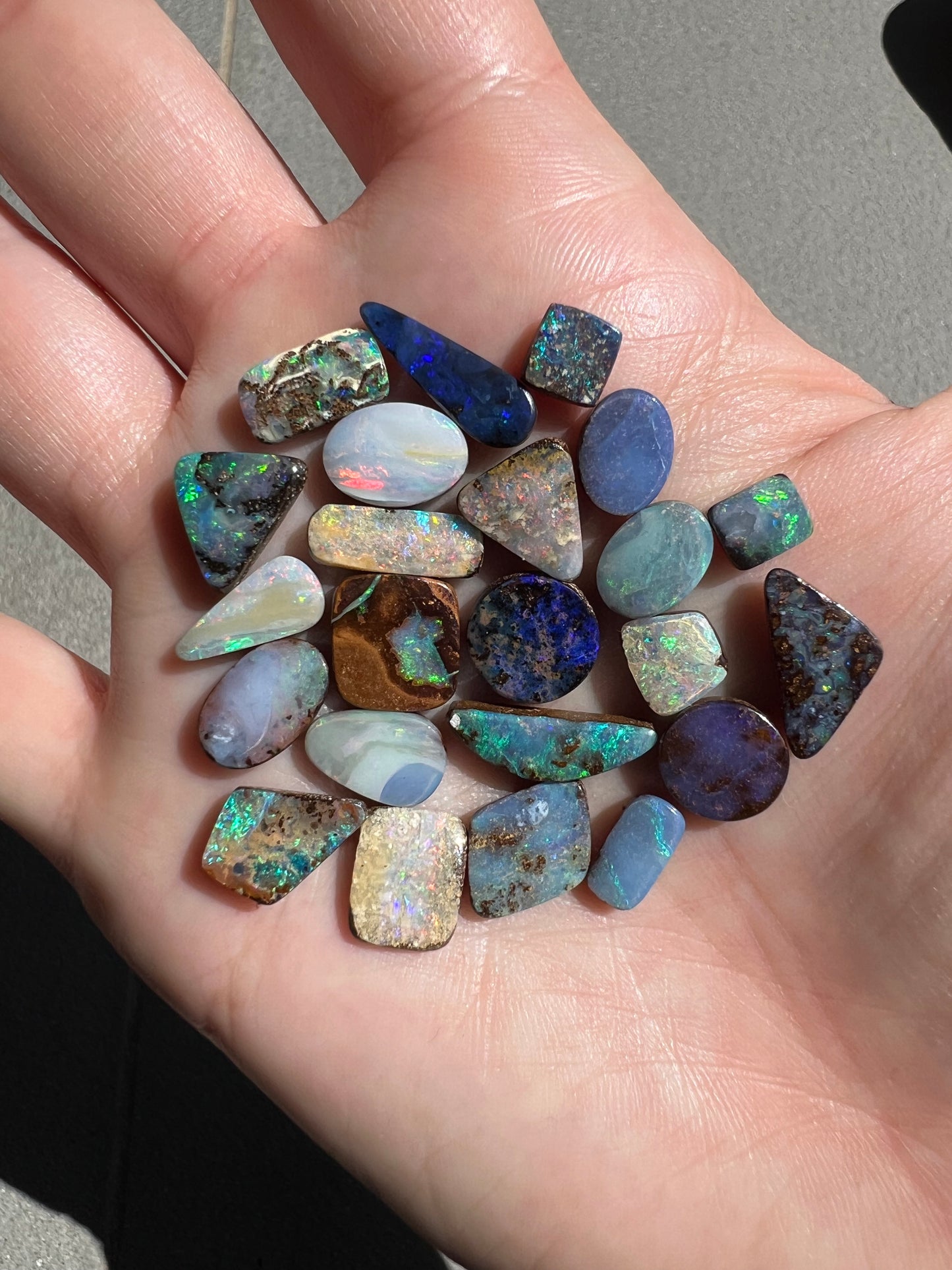 1.77 Ct small boulder opal