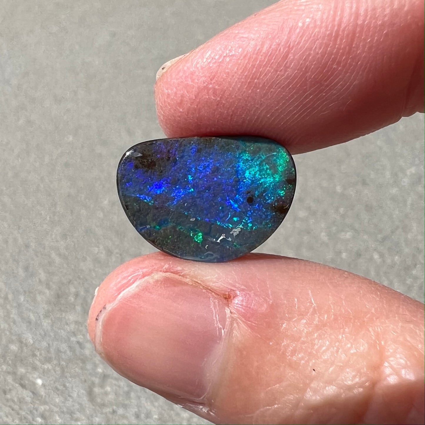 7.76 Ct blue-green boulder opal