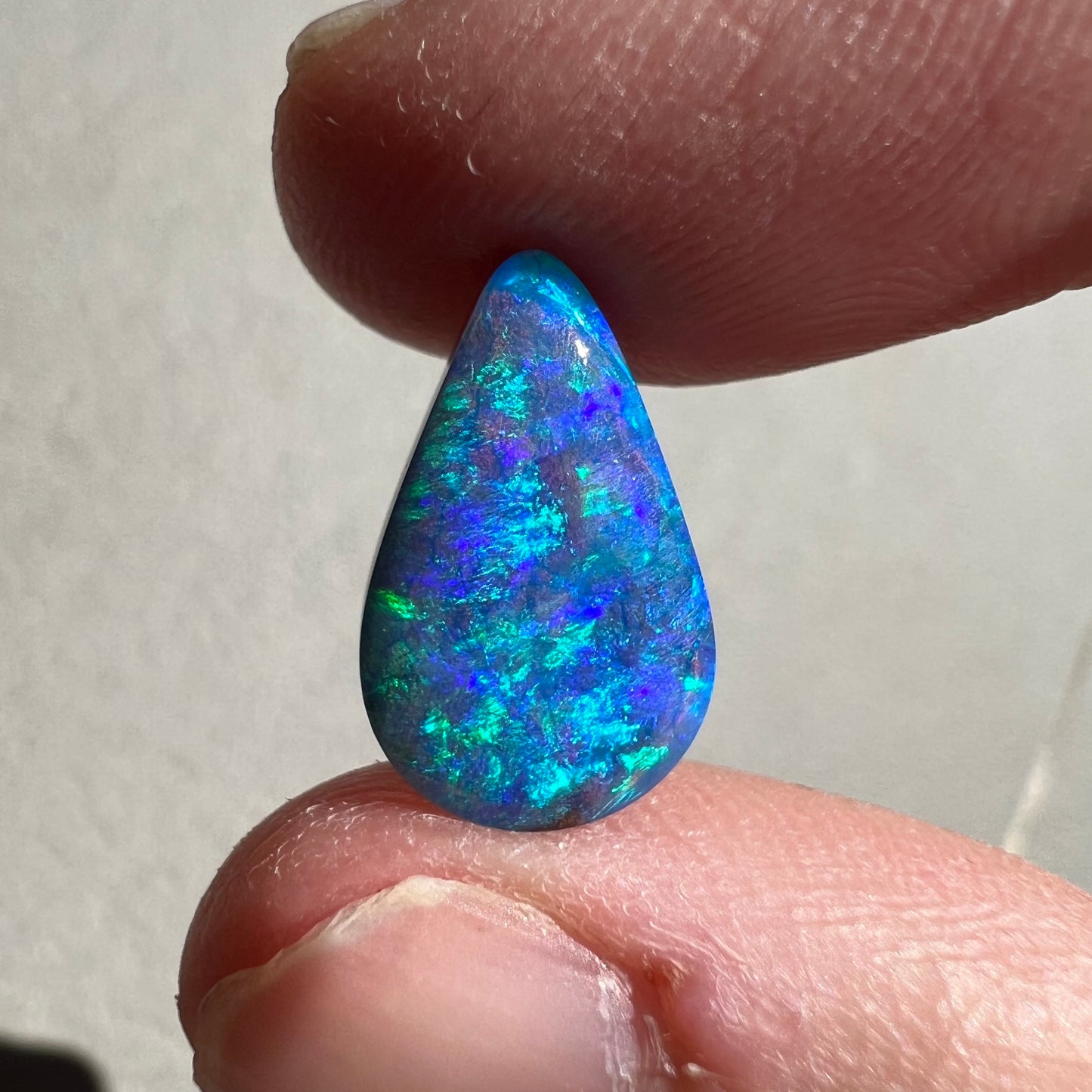 3.90 Ct gem green-blue boulder opal