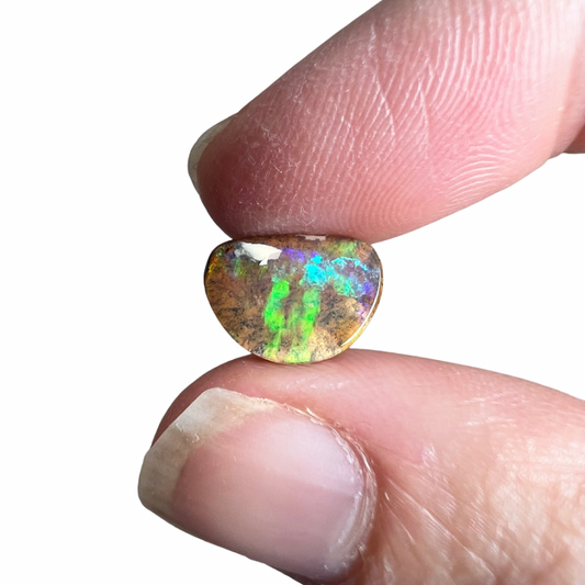 1.85 Ct small boulder opal