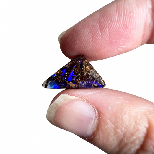 2.84 Ct small purple boulder opal
