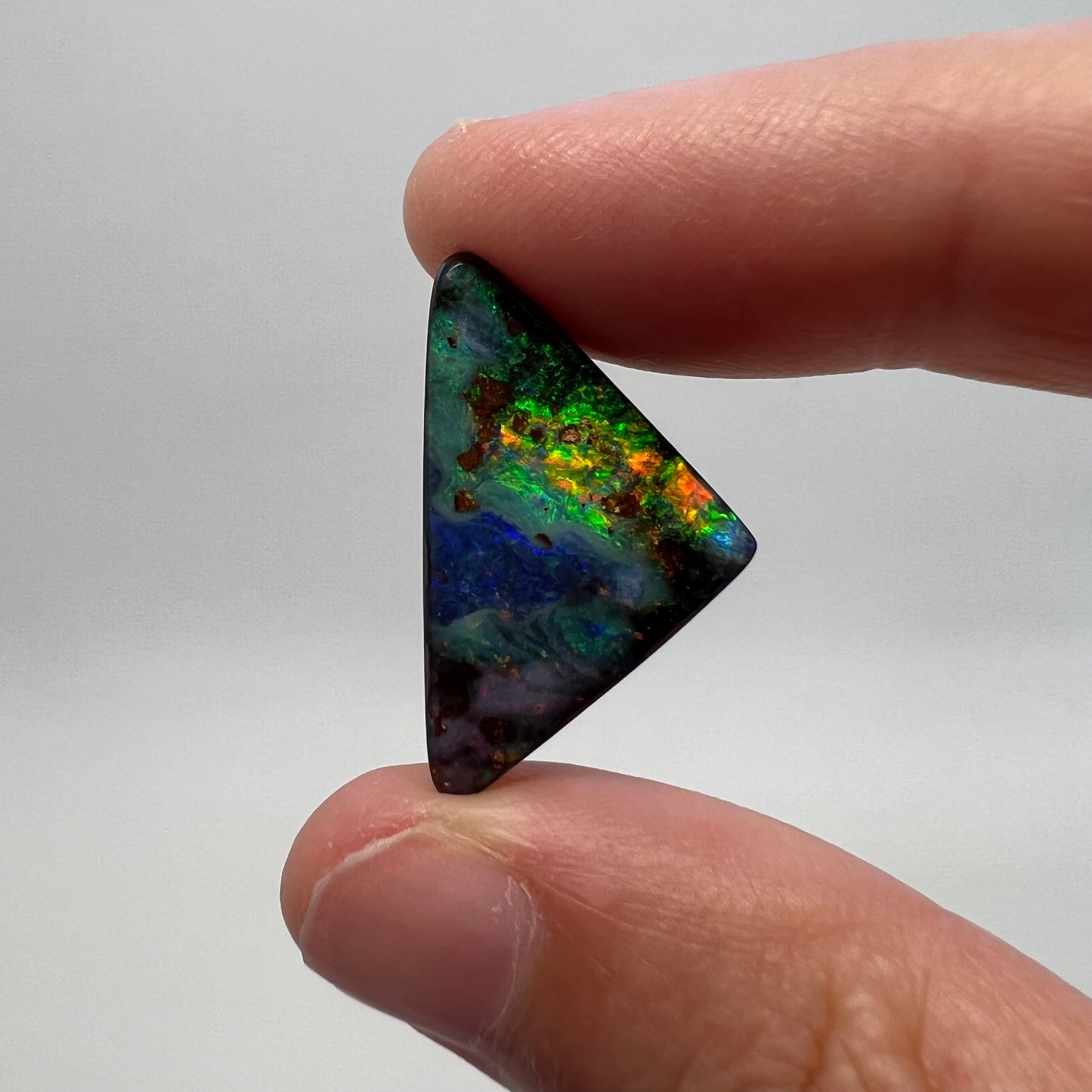 13.27 Ct triangle boulder opal