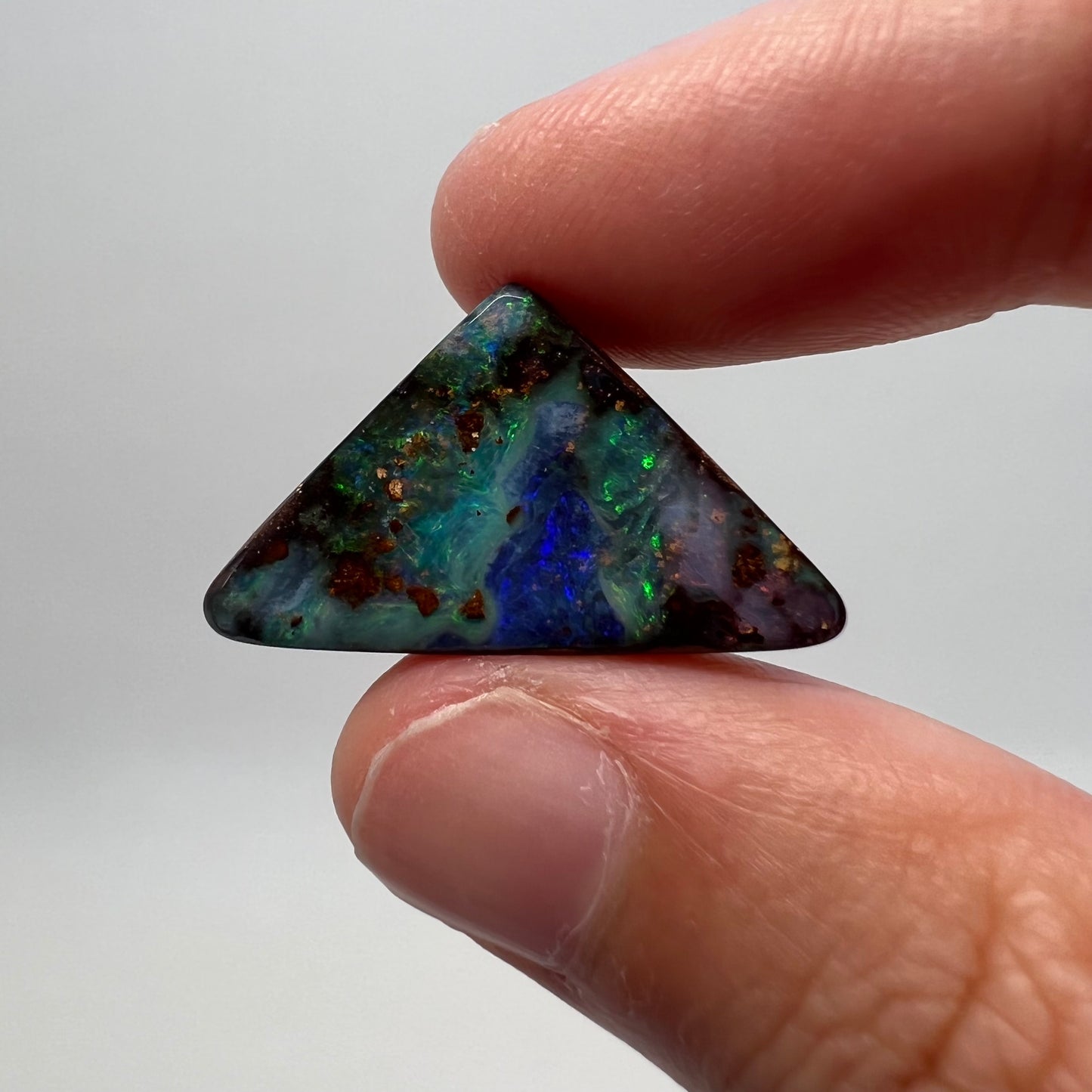 13.27 Ct triangle boulder opal
